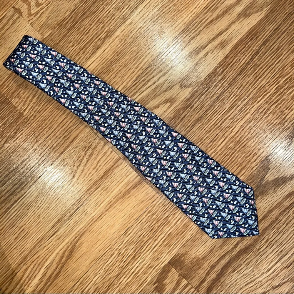 Vineyard Vines blue and pink Sailboat‎ 100% Silk Neck Tie